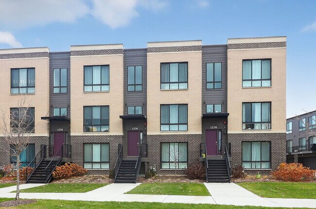 property at 1276 Lakepointe Dr