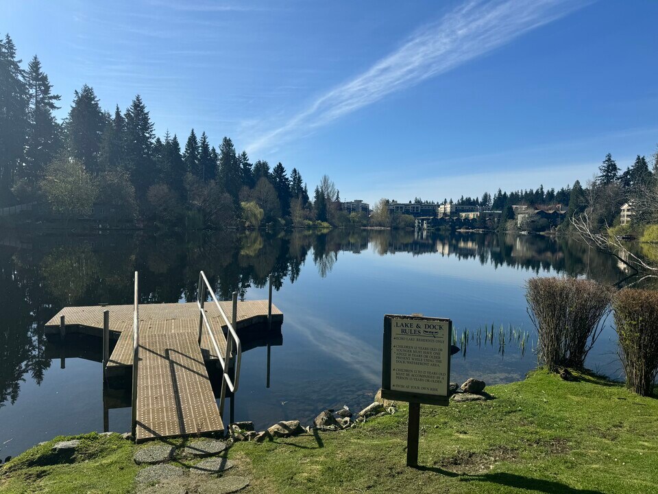 1411 N 200th St, Unit D-1 in Shoreline, WA - Foto de edificio
