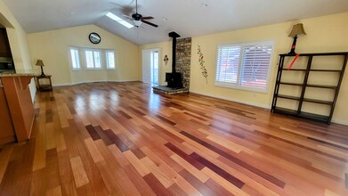 16004 Wildwood Dr in Pine Mountain Club, CA - Foto de edificio - Building Photo
