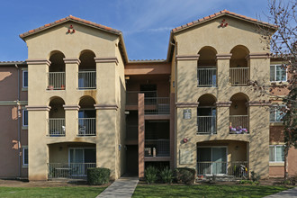 Liberty Family Apartments in Lindsay, CA - Building Photo - Building Photo