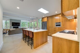 303 Isolde Dr in Houston, TX - Building Photo - Building Photo