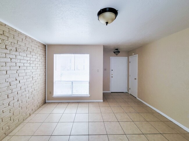 property at 1511 Barcelona Way Dr