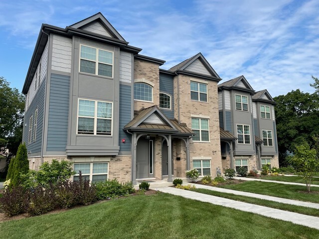 712 Elm St in Deerfield, IL - Building Photo