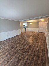 520 Hill Dr, Unit 304 in Hoffman Estates, IL - Building Photo - Building Photo