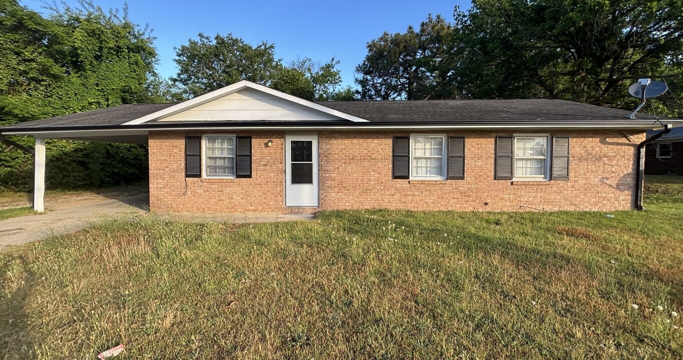 4849 Rosehill Rd in Fayetteville, NC - Building Photo