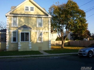 29 Muriel St in Freeport, NY - Building Photo - Building Photo