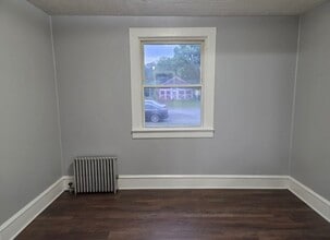 254 Main St, Unit 1st level in Duryea, PA - Building Photo - Building Photo