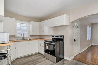 103 E Meadow Ave in Crane, MO - Building Photo - Building Photo