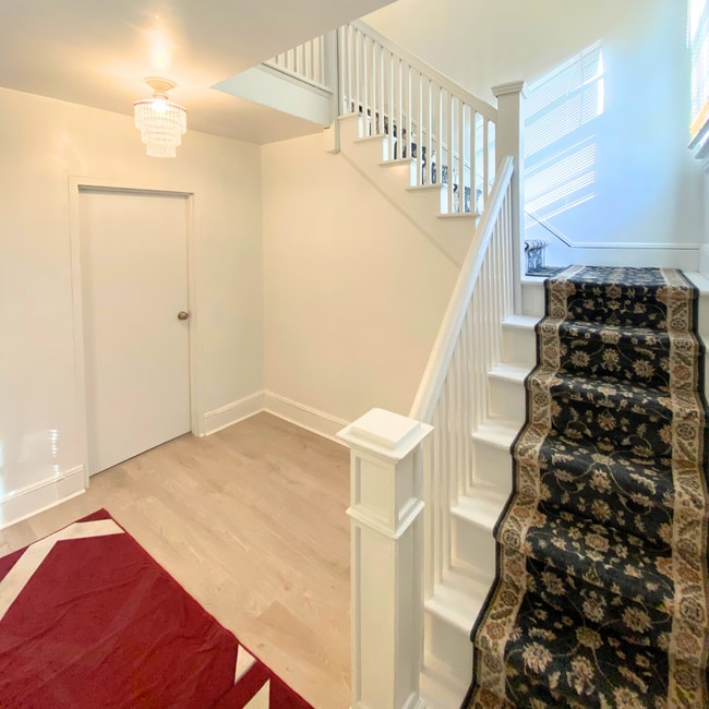 251 Flax Hill Rd, Unit 2 in Norwalk, CT - Building Photo - Building Photo