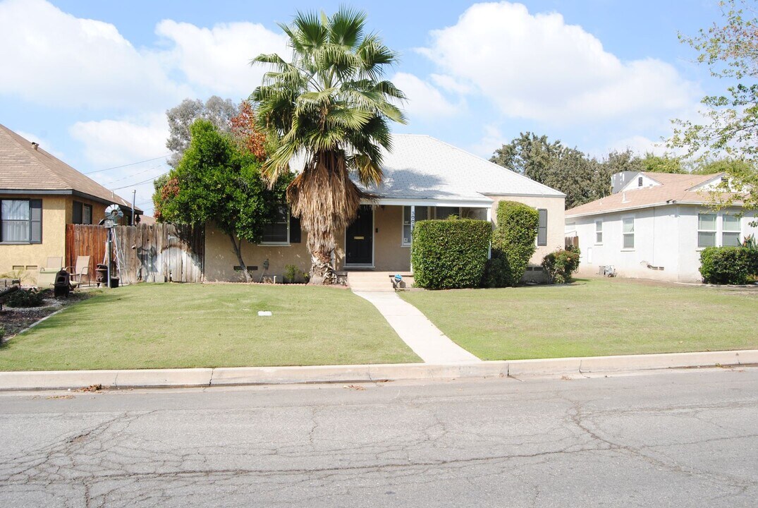 3005 Spruce St in Bakersfield, CA - Building Photo