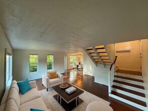 3945 University St in Eugene, OR - Building Photo - Building Photo