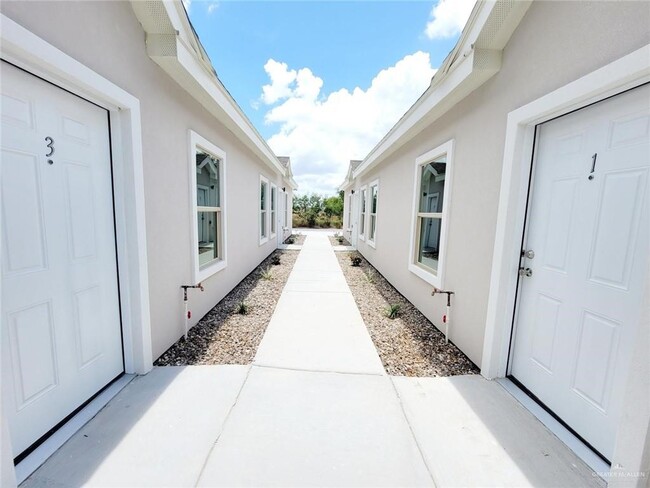 13 Rosemary Dr in Progreso Lakes, TX - Building Photo - Building Photo