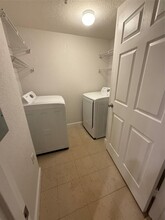 6642 W Sample Rd, Unit 6642 in Coral Springs, FL - Foto de edificio - Building Photo
