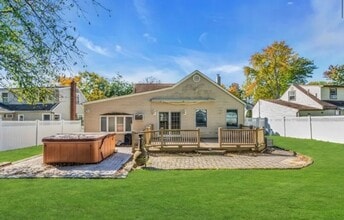 1308 Sunnyfield Dr in Linden, NJ - Building Photo - Building Photo