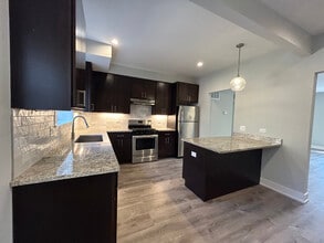 1143 Maple, Unit 1143-2 in Evanston, IL - Foto de edificio - Building Photo