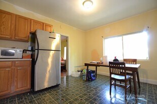 40 Orchard Rd, Unit 2 in Brookline, MA - Building Photo