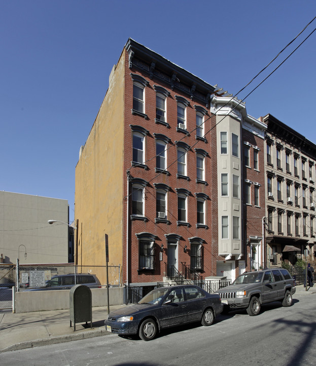 204 Willow Ave in Hoboken, NJ - Building Photo