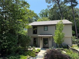 2260 Stephen Long Dr NE in Atlanta, GA - Building Photo