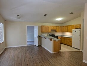 601 SW Naha St in Keystone Heights, FL - Building Photo - Building Photo