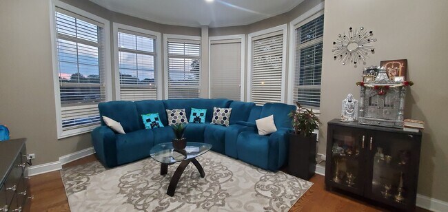 410 S Edward St in Mount Prospect, IL - Building Photo - Building Photo