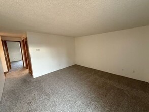 653 Glen Creek Rd NW in Salem, OR - Building Photo - Building Photo