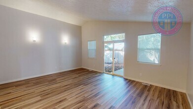 39007 Cascadia Village Dr in Sandy, OR - Building Photo - Building Photo