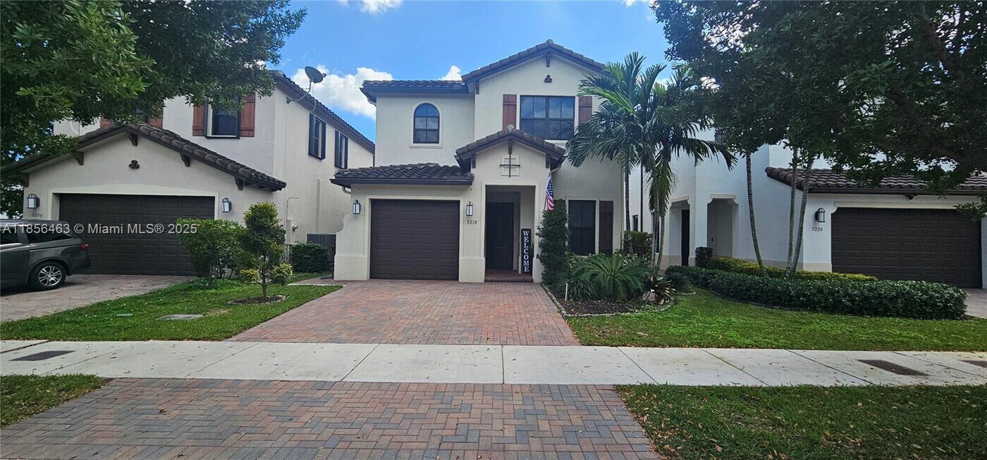 3218 W 97th Terrace in Hialeah, FL - Building Photo