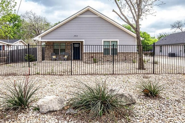 2912 S 3rd St in Waco, TX - Building Photo - Building Photo