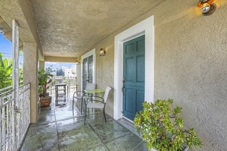 3220 E 6th St in Los Angeles, CA - Foto de edificio - Building Photo