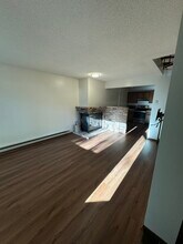 2260 Ridge Dr in Minneapolis, MN - Building Photo - Building Photo
