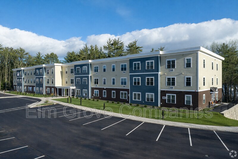 29 Wadleigh Rd in Rochester, NH - Foto de edificio