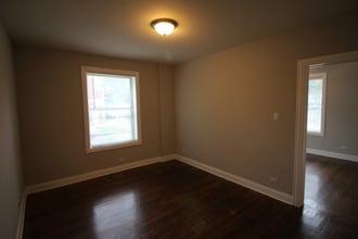 3800 W Irving Park Rd in Chicago, IL - Building Photo - Building Photo