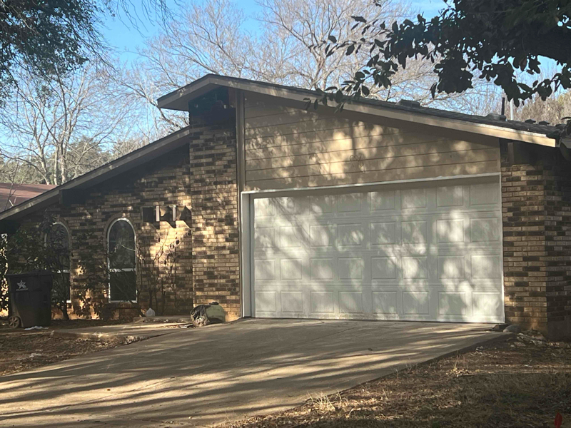 2604 Creekview Dr in Arlington, TX - Building Photo