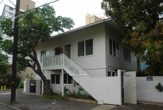 2457 Cleghorn St in Honolulu, HI - Building Photo - Building Photo