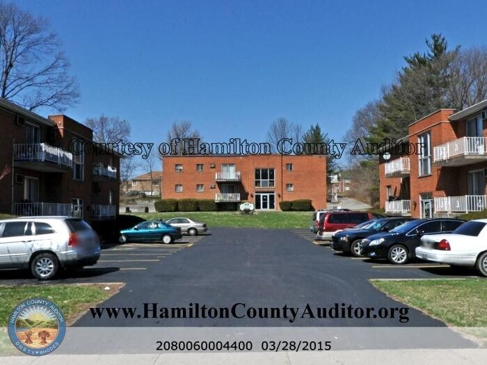 3160 Westbrook Drive in Cincinnati, OH - Building Photo