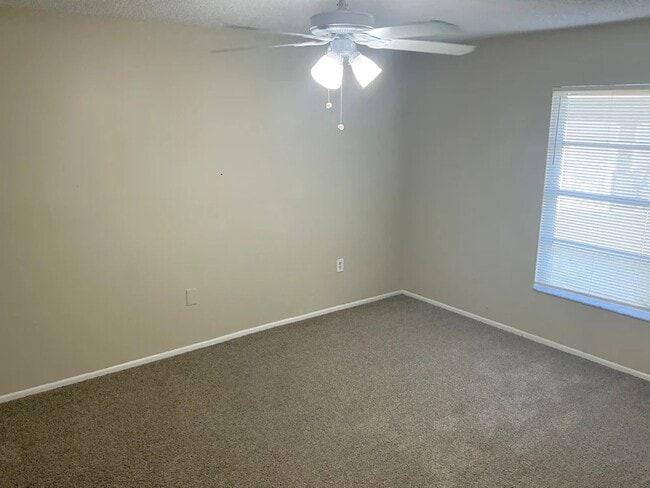 1745 Country Meadows Dr in Sarasota, FL - Building Photo - Building Photo