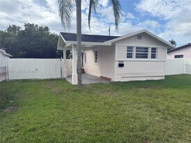 8242 SW 43rd Terrace in Miami, FL - Building Photo