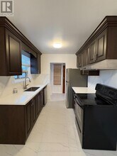 1233 Fairdale Dr in Mississauga, ON - Building Photo - Building Photo