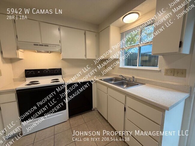 5942 W Camas Ln in Boise, ID - Building Photo - Building Photo