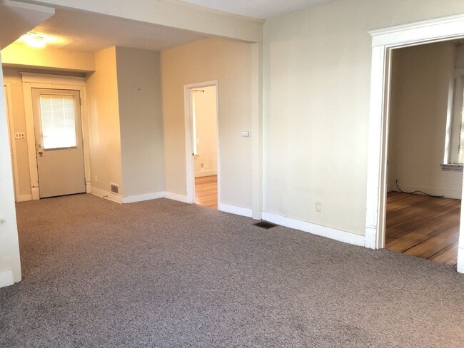 619 Bowery St in Iowa City, IA - Building Photo - Building Photo