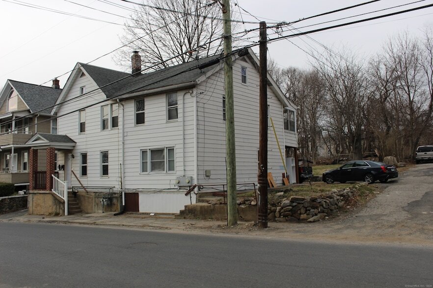 121 Wall St, Unit 1 in Waterbury, CT - Building Photo