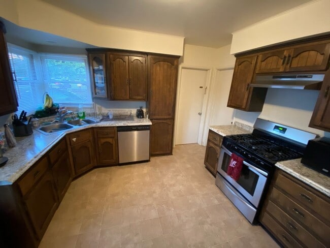 841 Center St in San Luis Obispo, CA - Building Photo - Building Photo