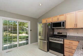 743 Eaglebrooke Dr in Ballwin, MO - Building Photo - Building Photo