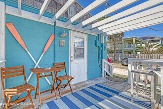 2179 Pineapple Ave, Unit 4 in Melbourne, FL - Foto de edificio - Building Photo