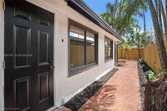 907 SW 15th Ter in Fort Lauderdale, FL - Building Photo - Building Photo