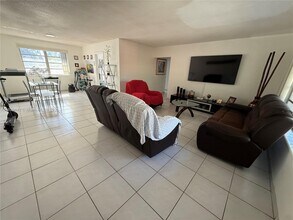 705 NE 92nd St in Miami Shores, FL - Building Photo - Building Photo