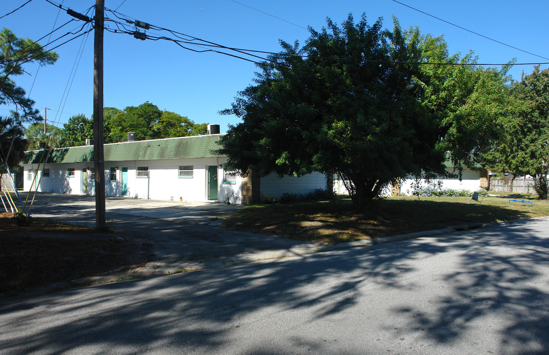 210 SW Jefferson Cir N in St. Petersburg, FL - Building Photo