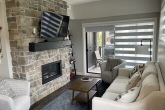 10 Beausoleil Ln in Blue Mountains, ON - Building Photo - Building Photo
