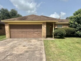 1650 Shirley Cir in Beaumont, TX - Building Photo