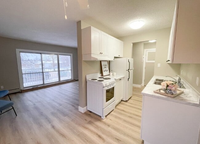 Midtown in Stettler, AB - Building Photo - Building Photo